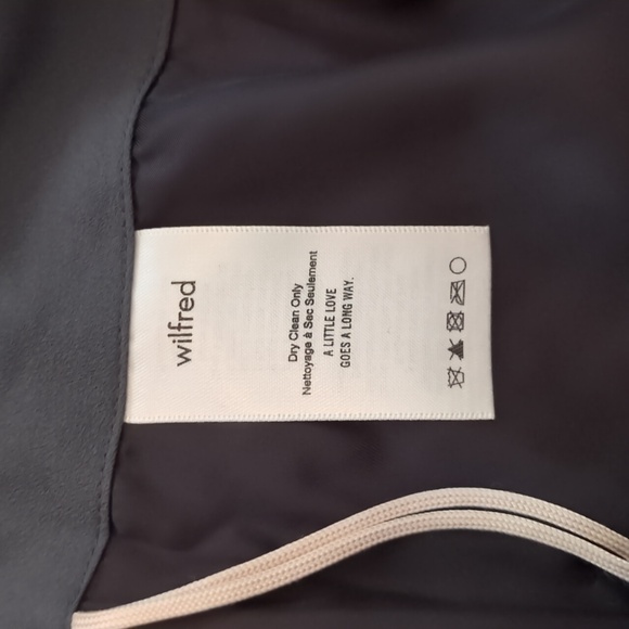 Aritzia WINFRED Wrap Front Skirt. Size 6. Gray pinstripe. Wool. - Picture 7 of 8